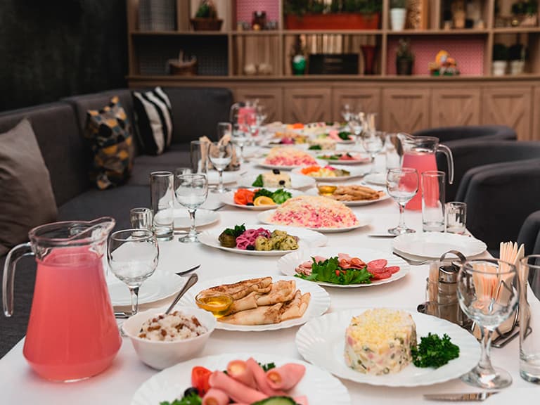 Залы для поминальной трапезы в Ресторане Кумкума